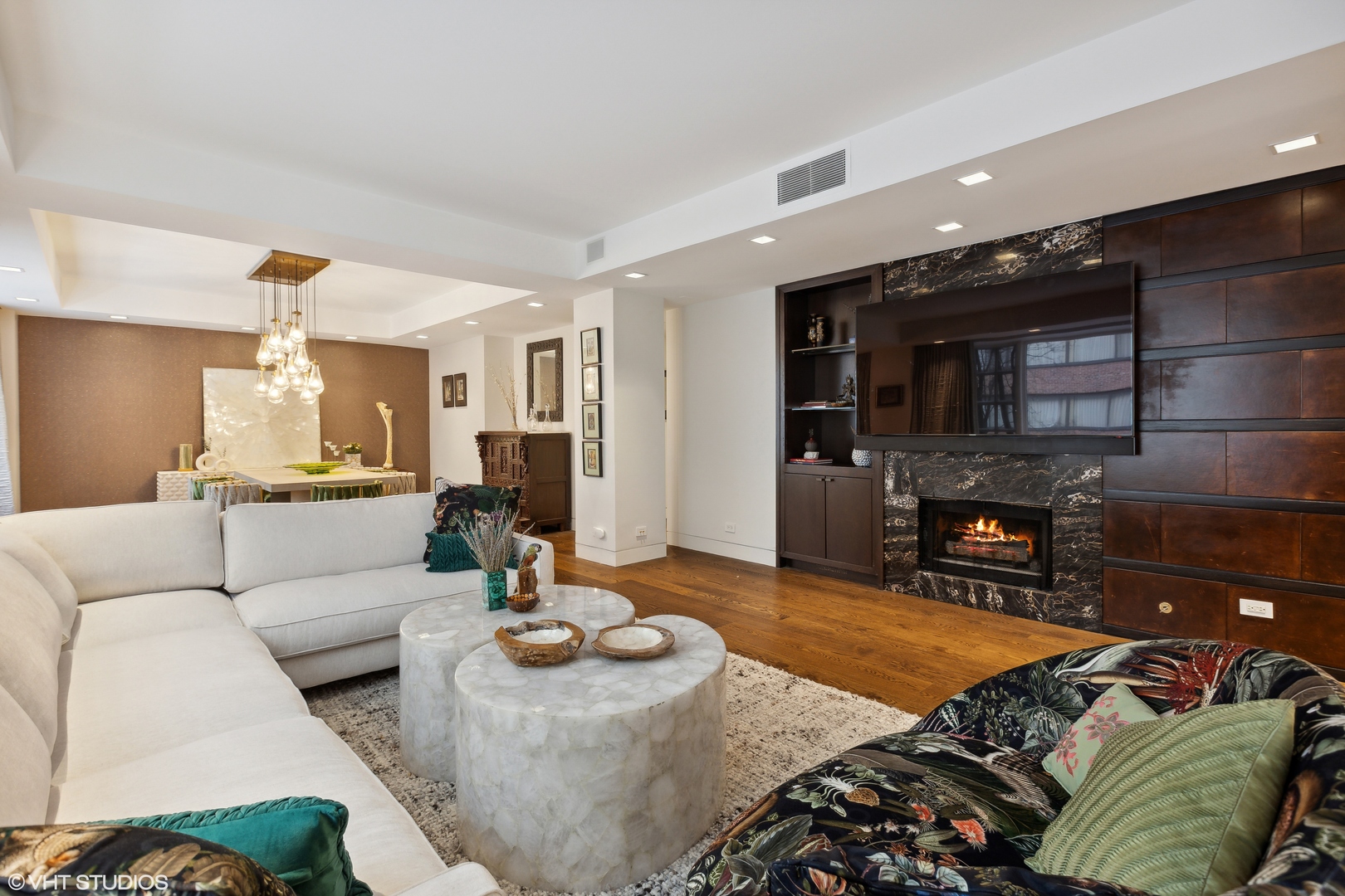 210 E WALTON Place Unit: C