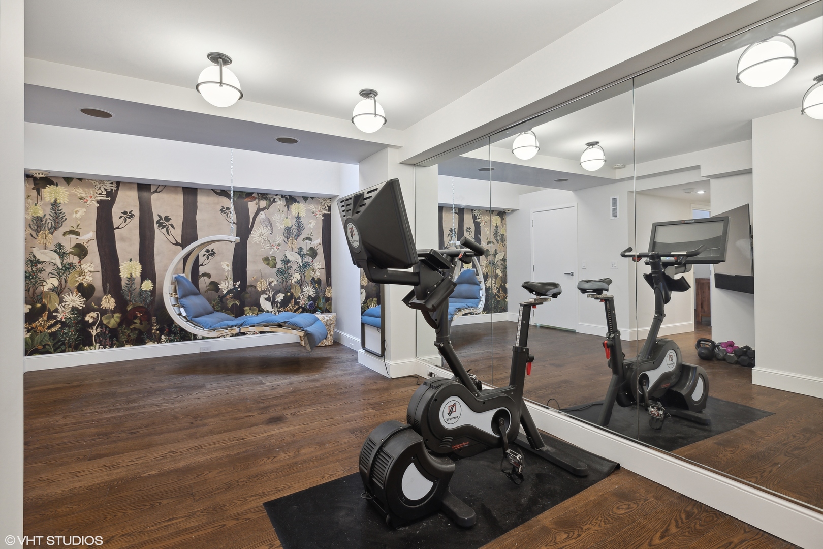 210 E WALTON Place Unit: C