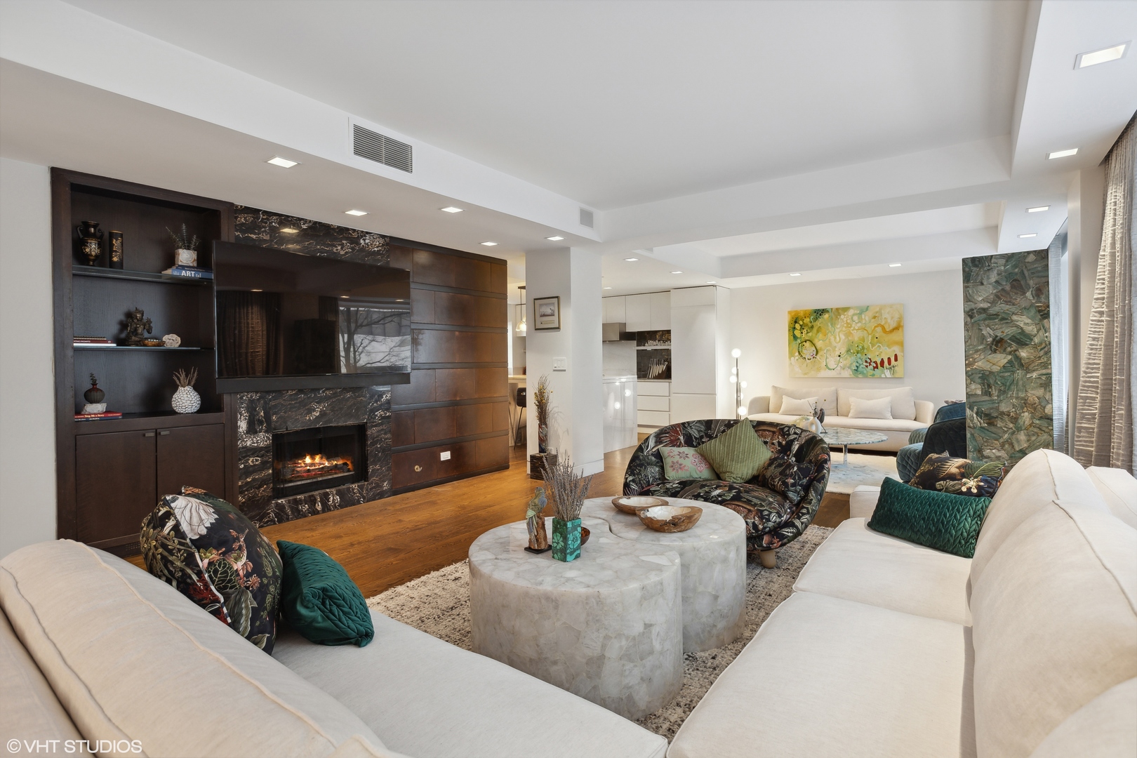 210 E WALTON Place Unit: C