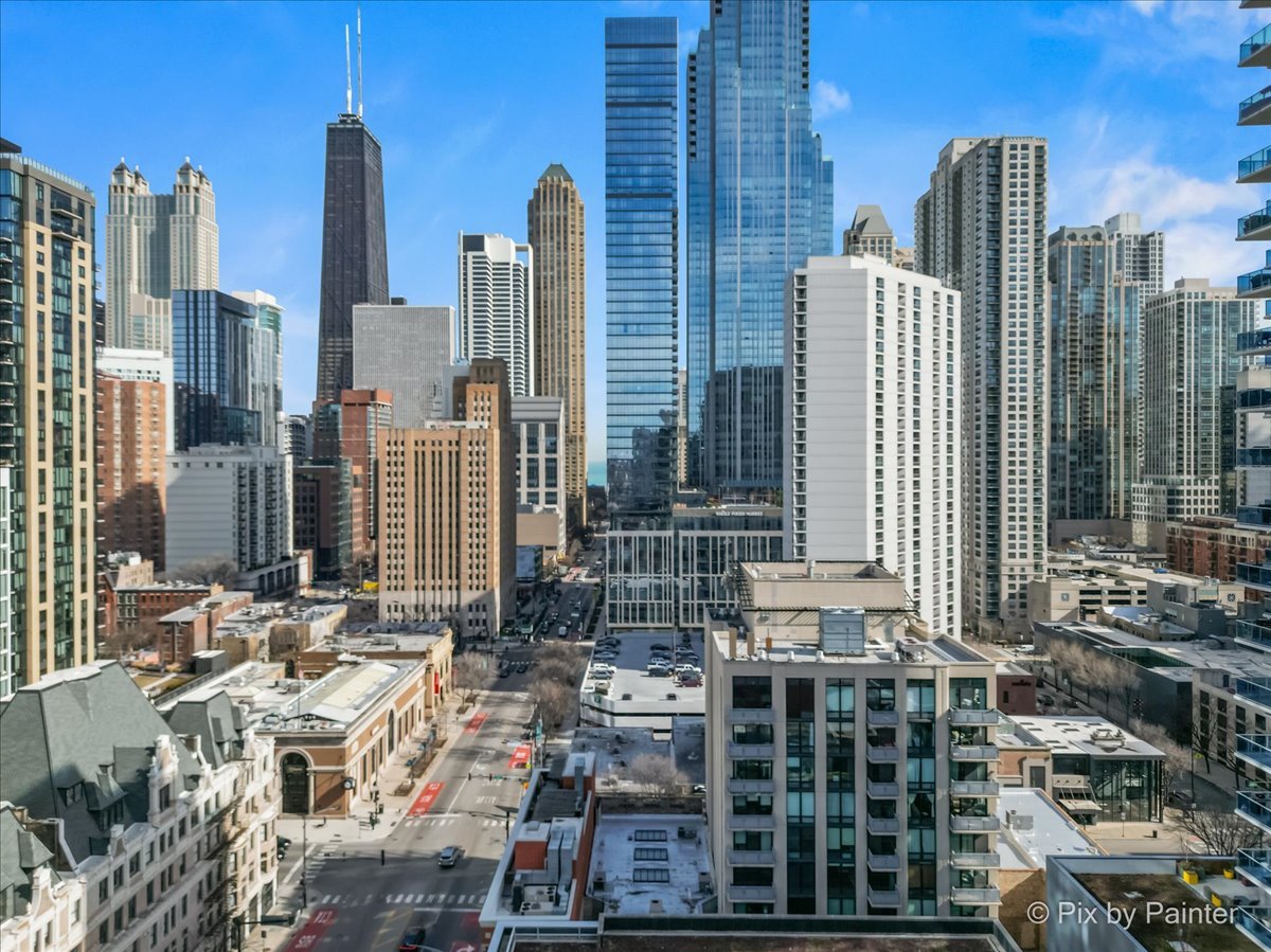 744 N Clark Street Unit: 705