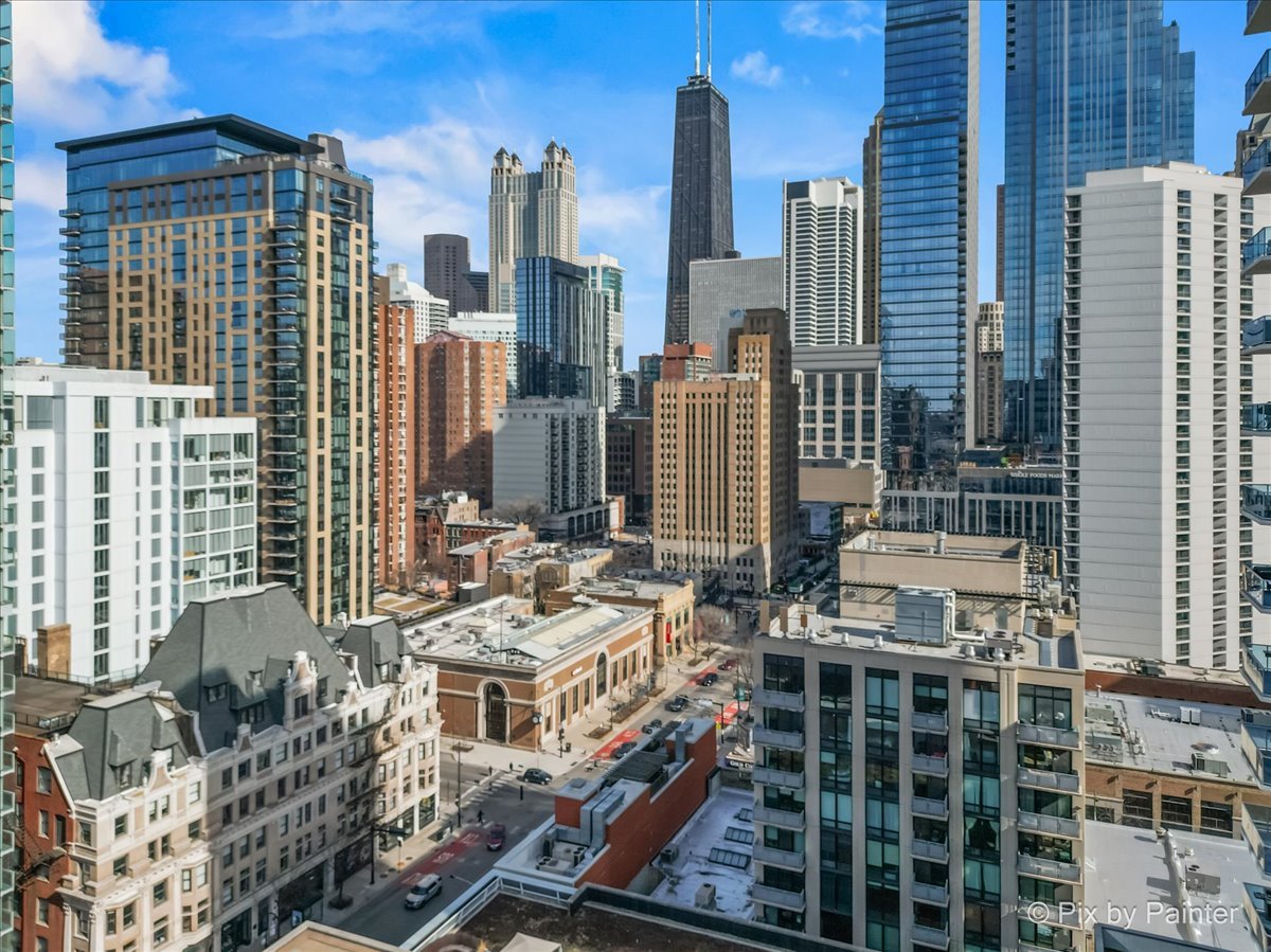 744 N Clark Street Unit: 705