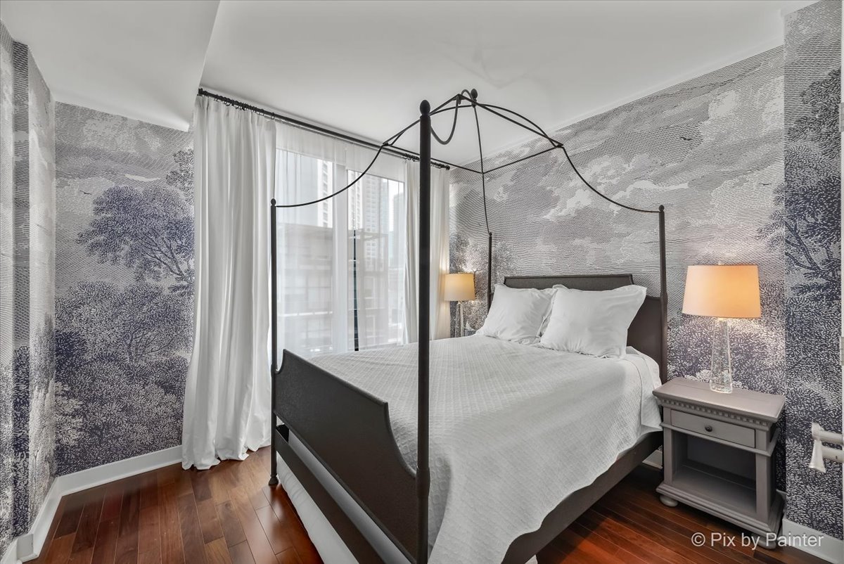 744 N Clark Street Unit: 705