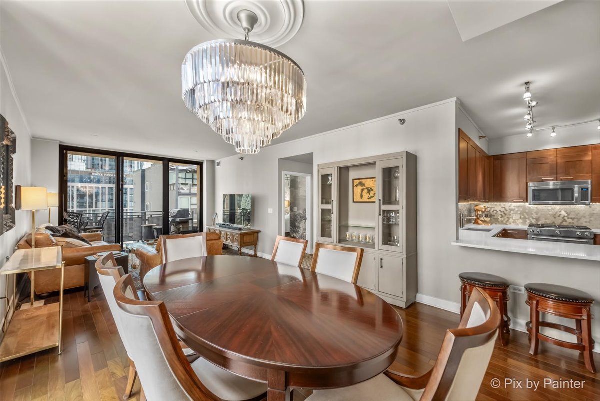 744 N Clark Street Unit: 705