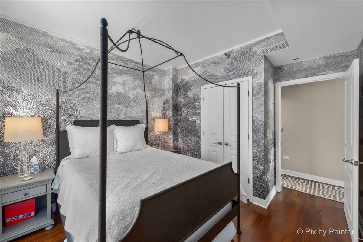 744 N Clark Street Unit: 705