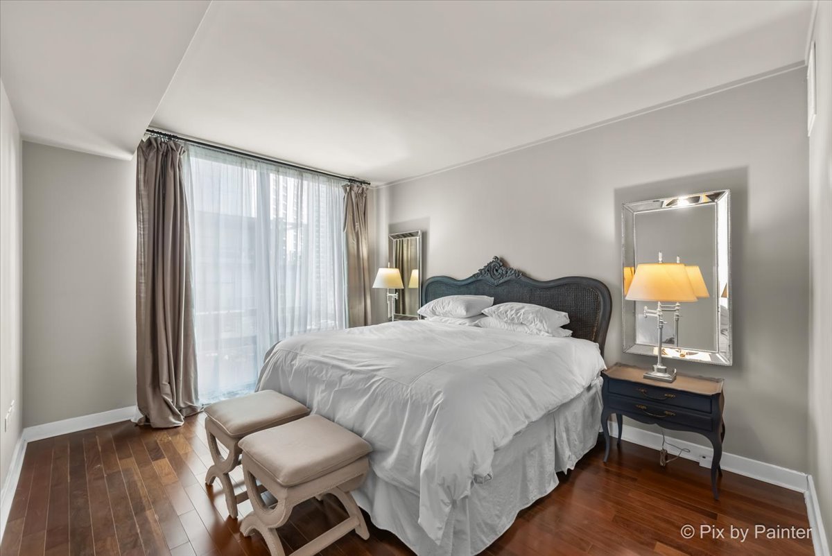 744 N Clark Street Unit: 705