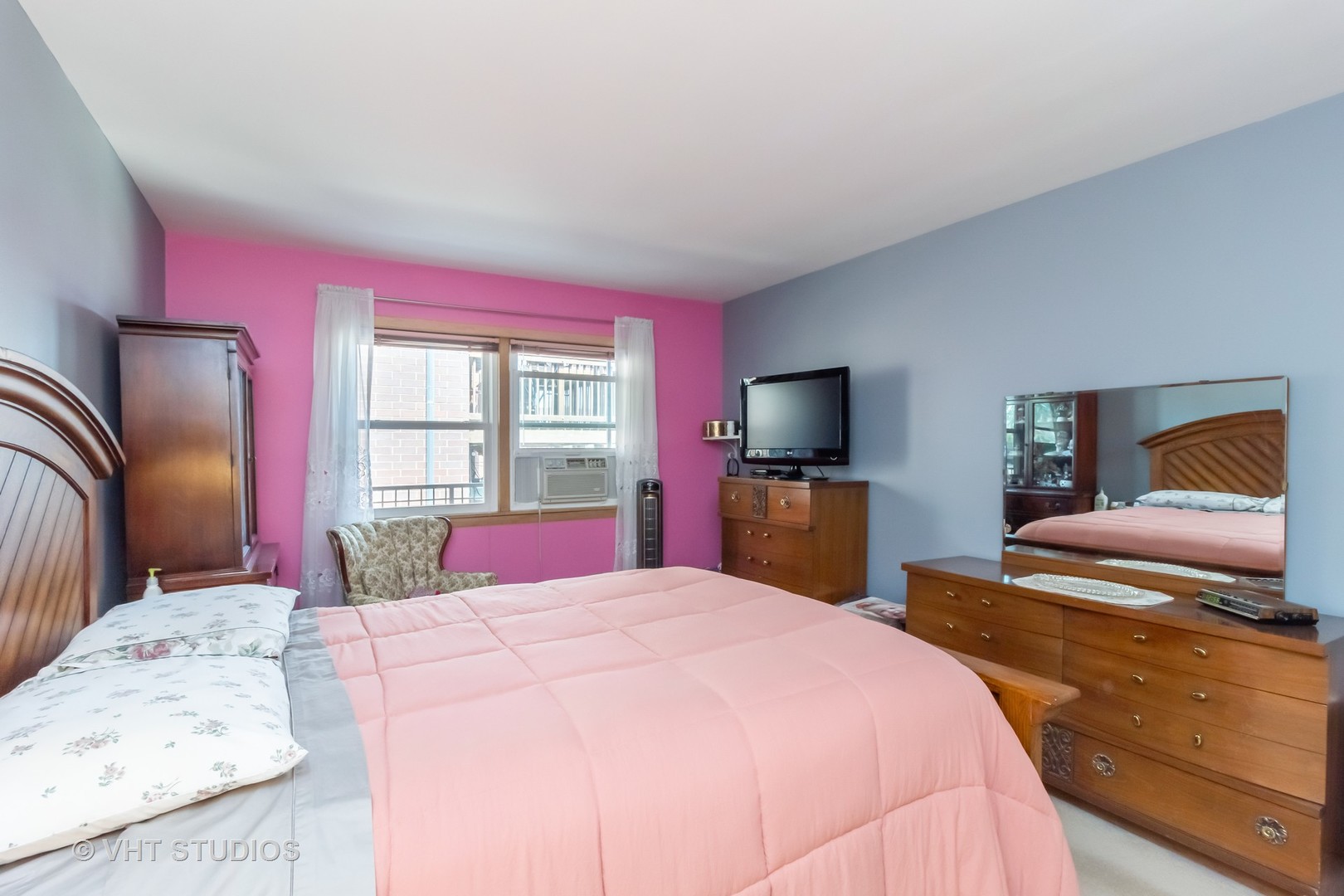 4229 N Keystone Avenue Unit: 2F