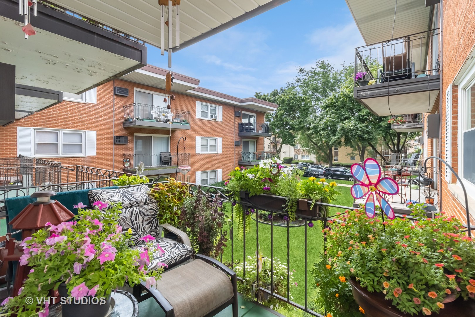 4229 N Keystone Avenue Unit: 2F