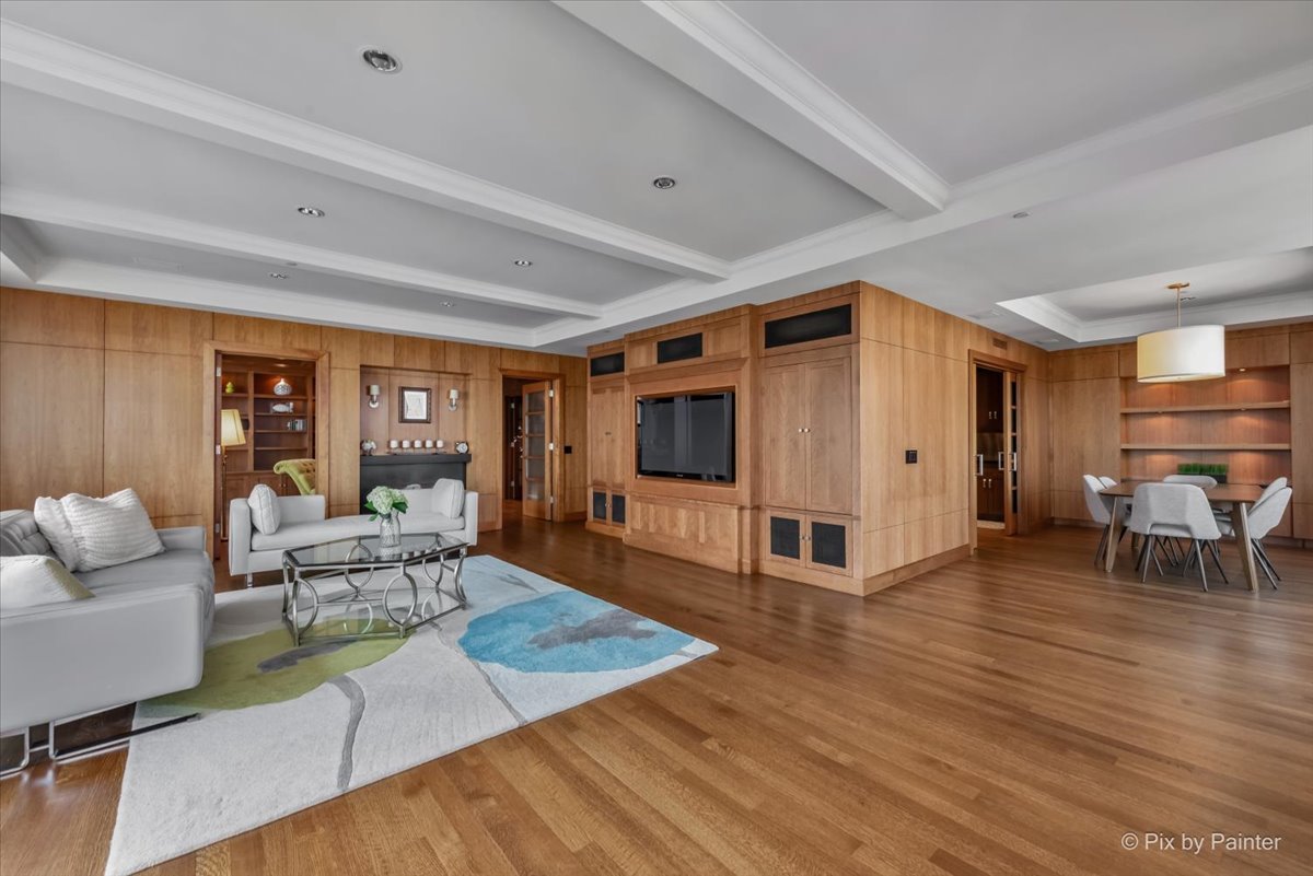 445 E North Water Street Unit: 2205
