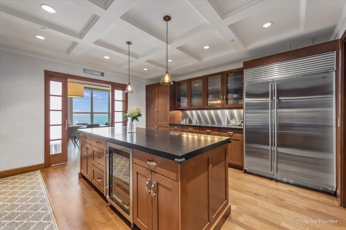 445 E North Water Street Unit: 2205