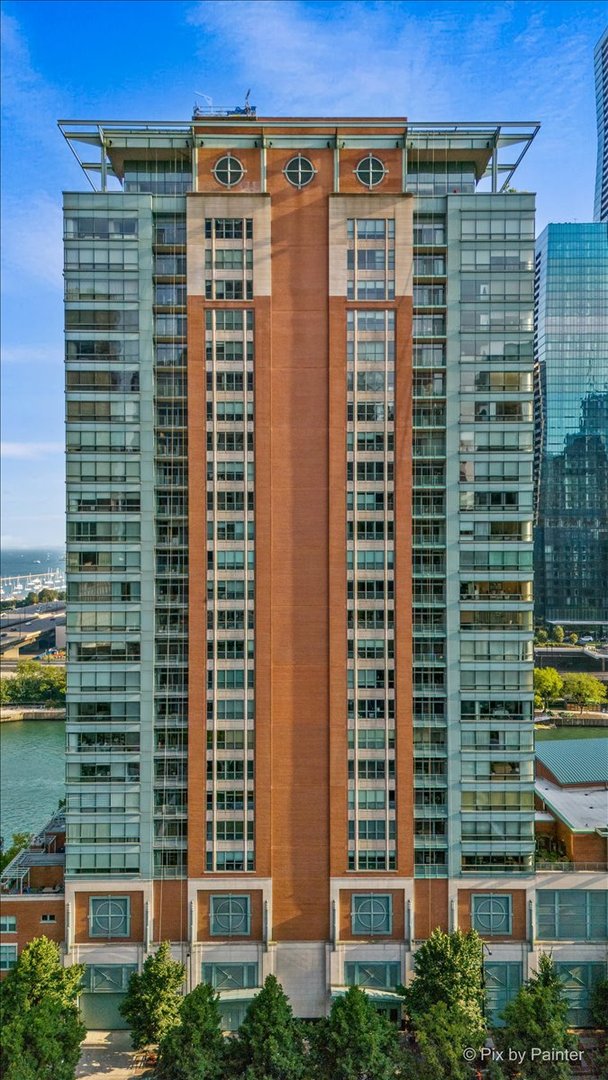 445 E North Water Street Unit: 2205