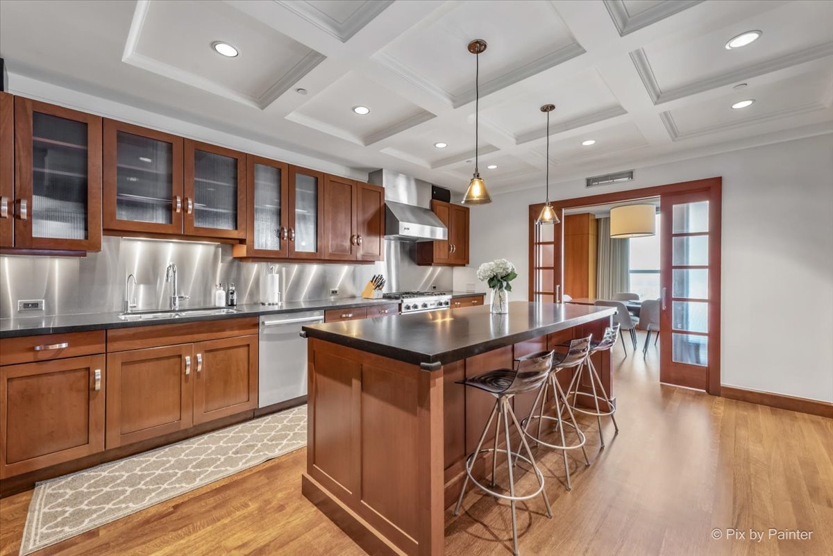 445 E North Water Street Unit: 2205