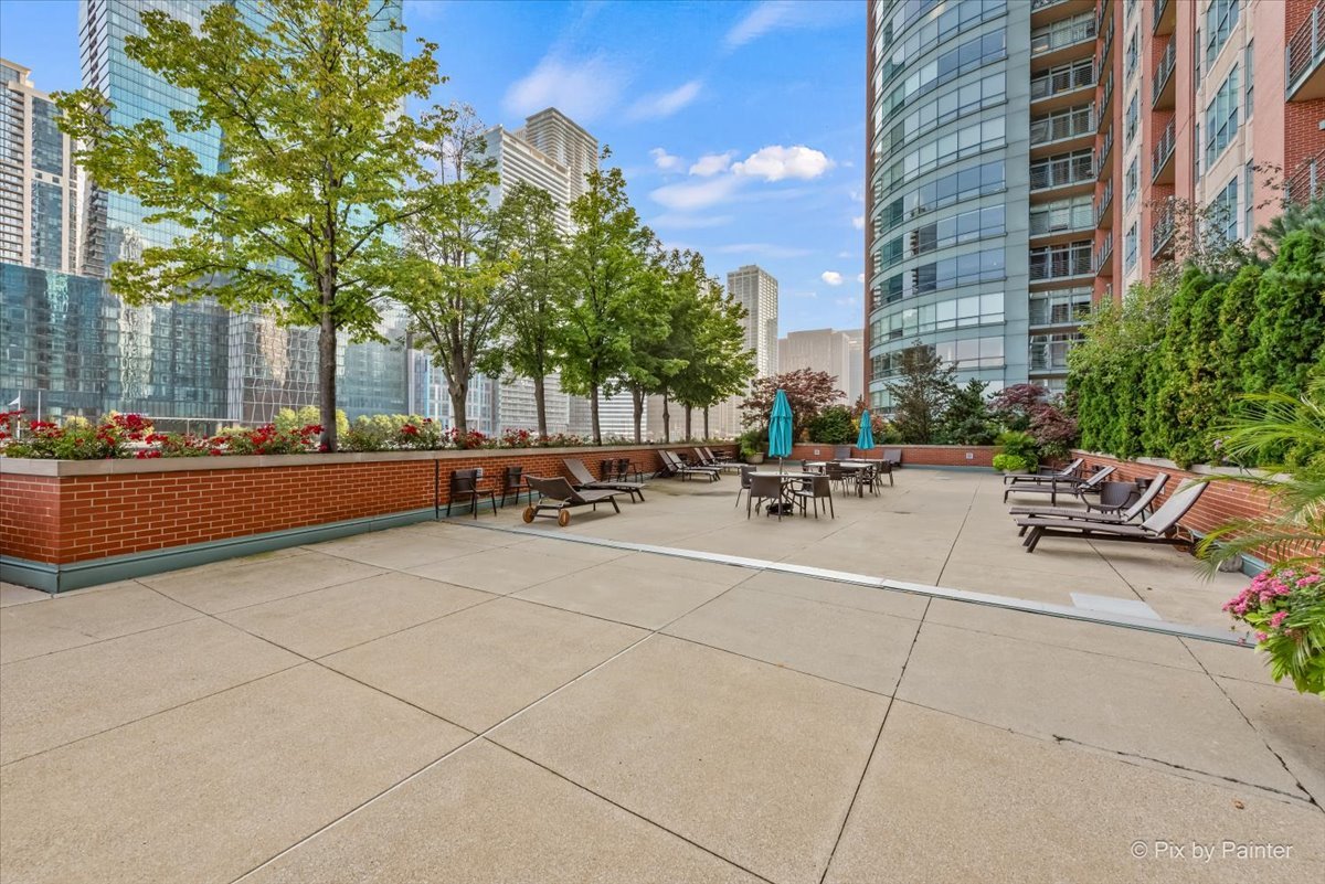 445 E North Water Street Unit: 2205