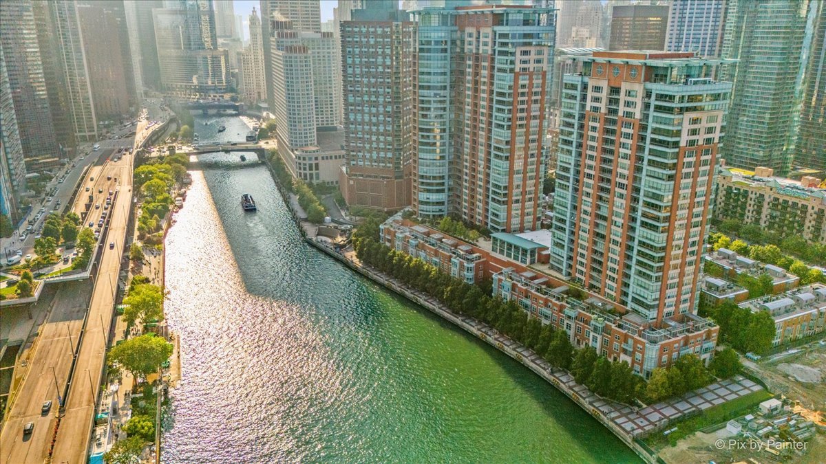445 E North Water Street Unit: 2205