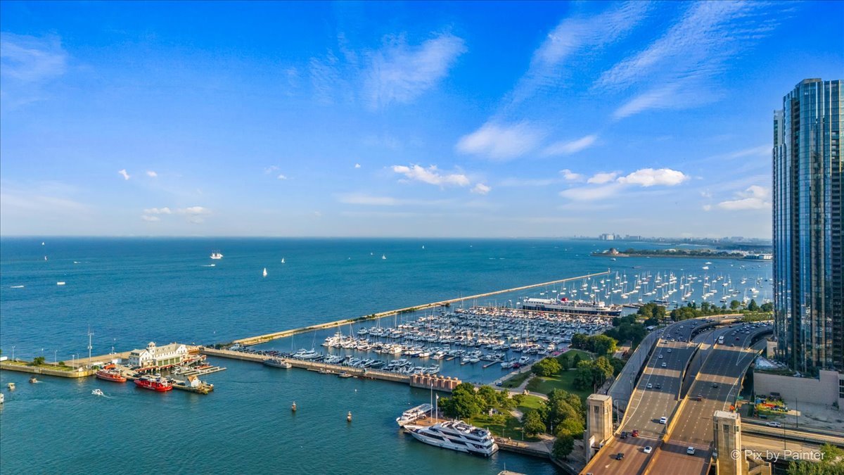 445 E North Water Street Unit: 2205