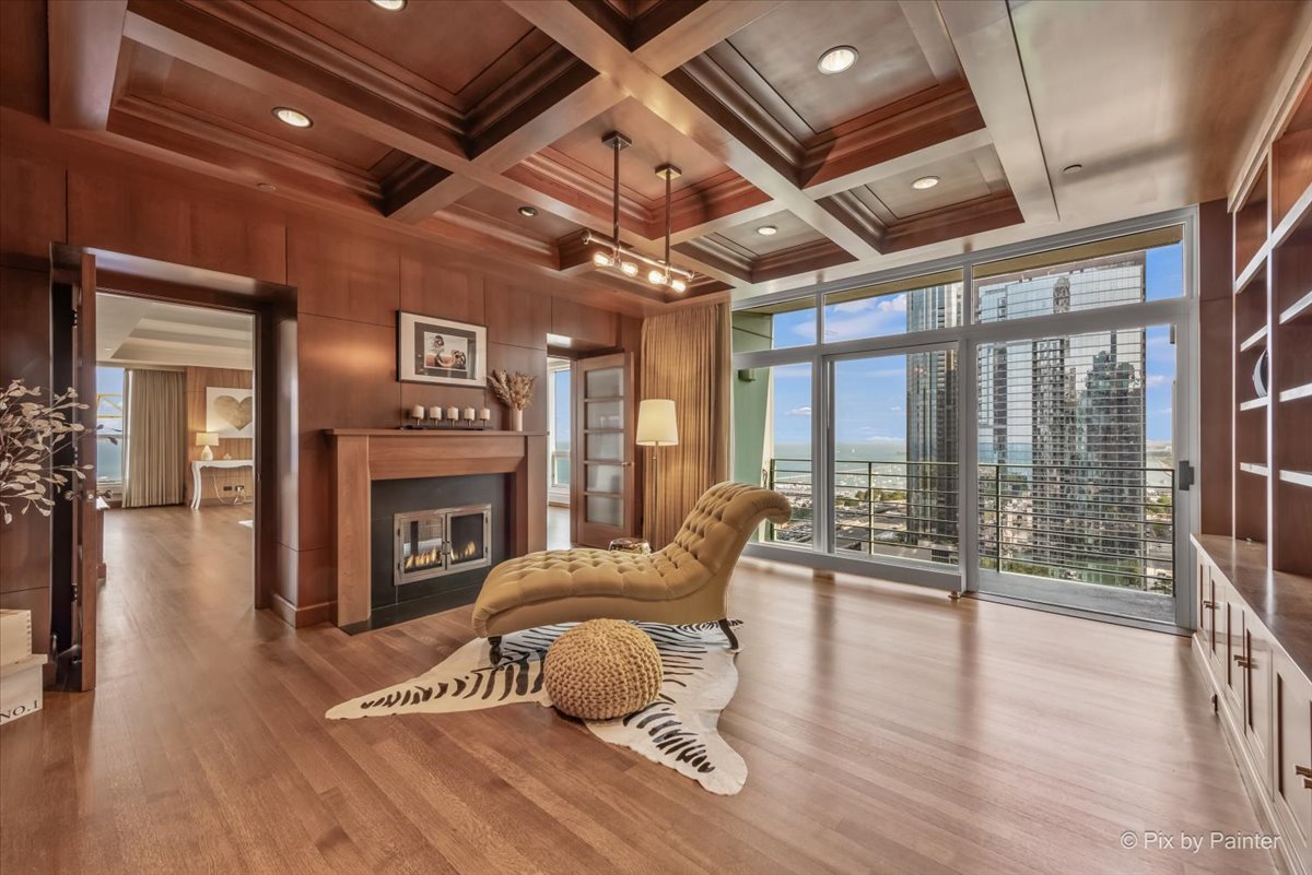 445 E North Water Street Unit: 2205