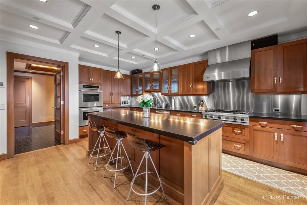 445 E North Water Street Unit: 2205