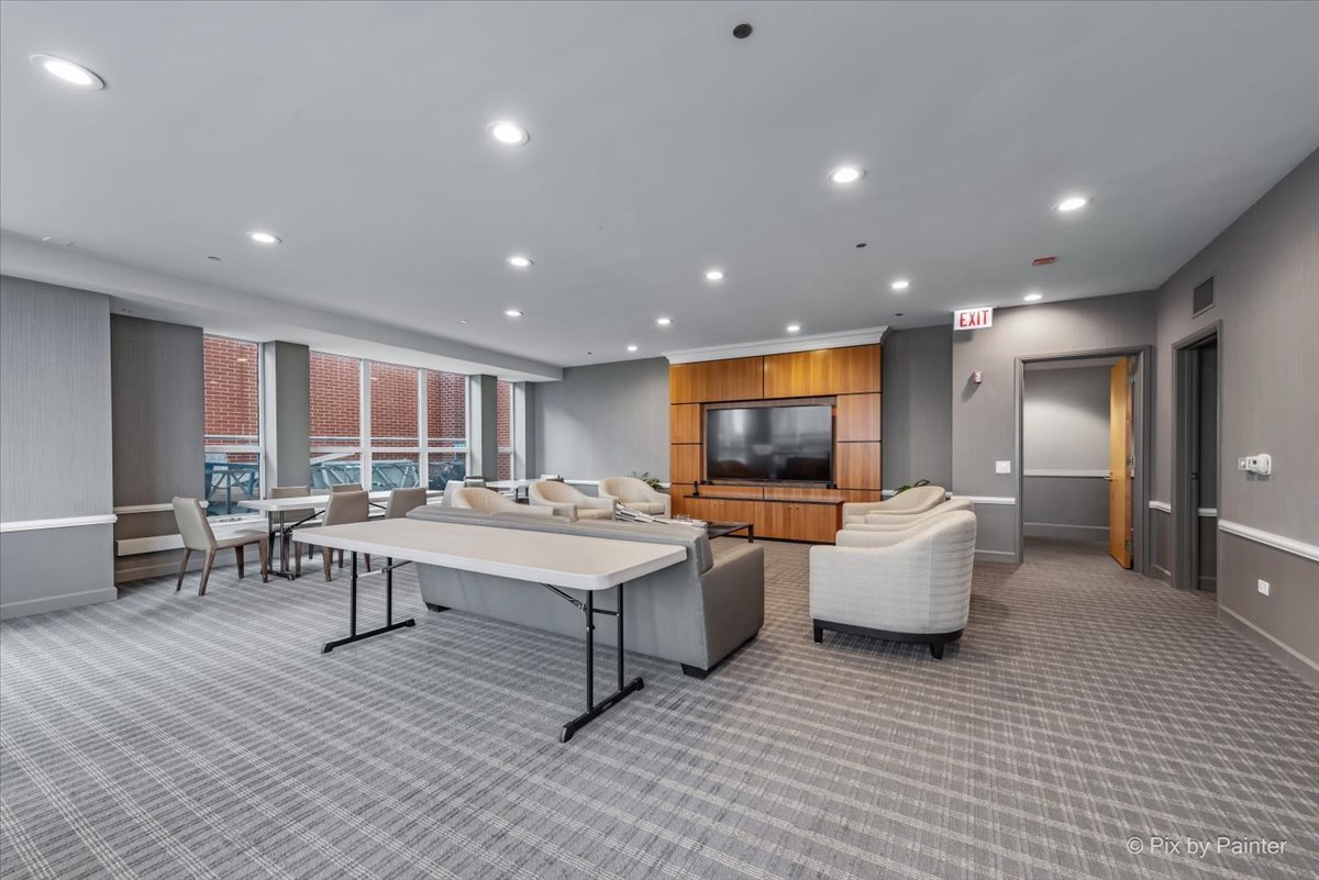 445 E North Water Street Unit: 2205