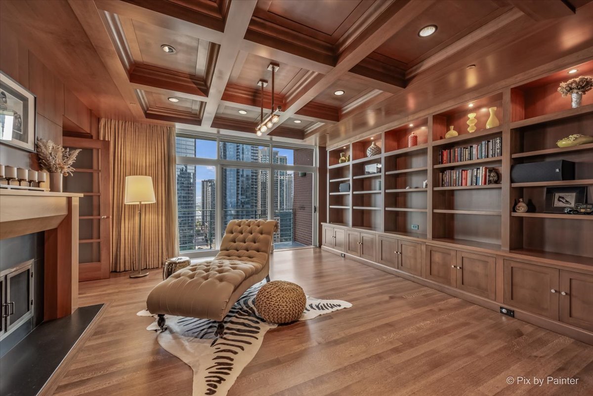 445 E North Water Street Unit: 2205
