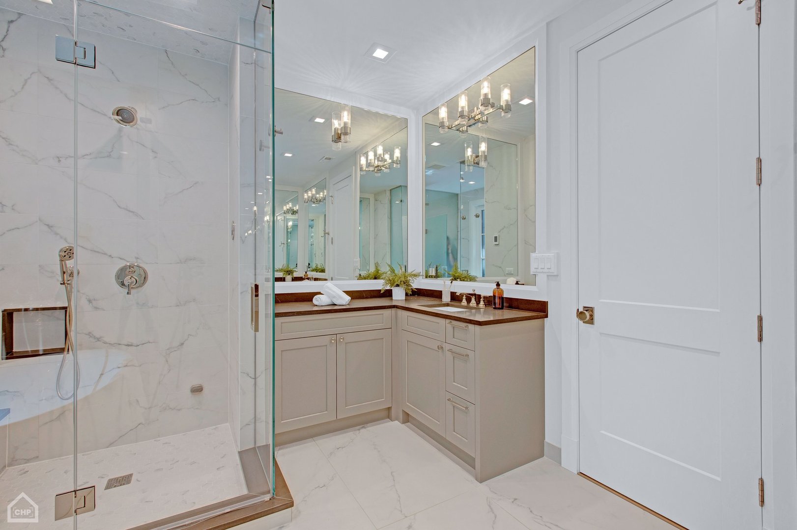 2036 N Wolcott Avenue