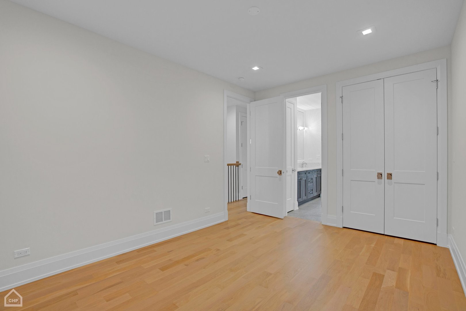 2036 N Wolcott Avenue