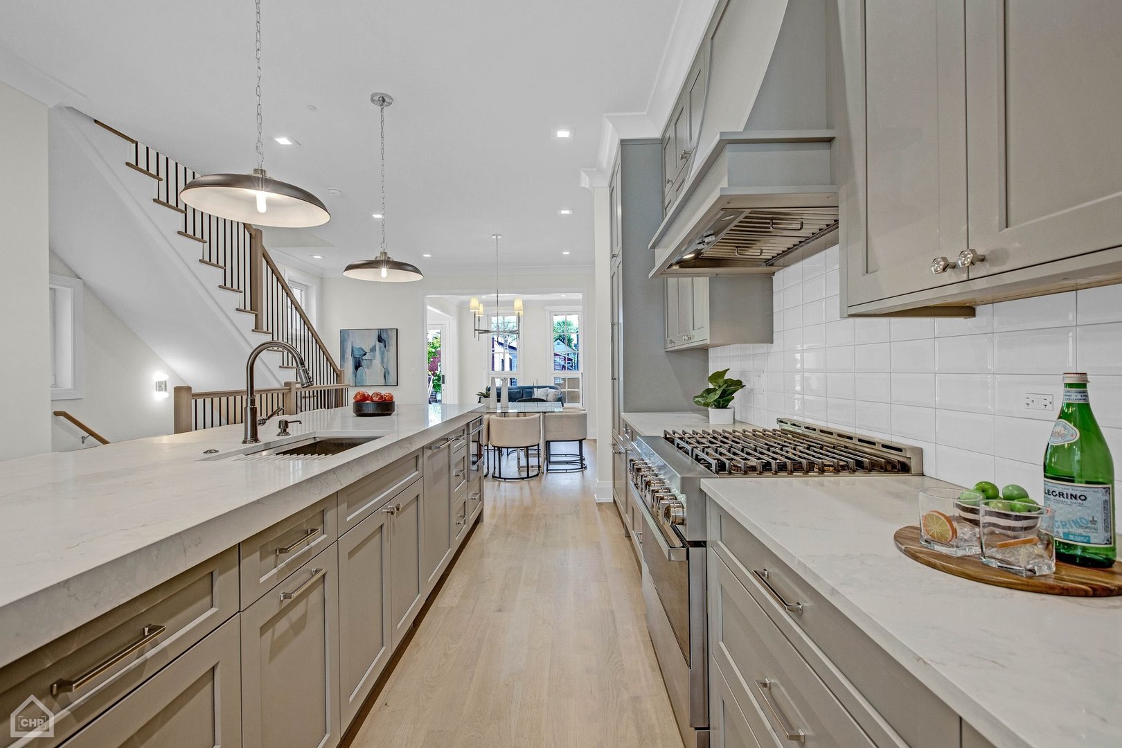 2036 N Wolcott Avenue