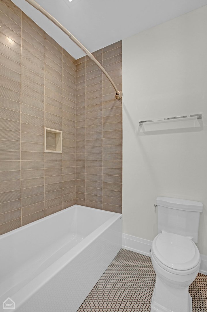 2036 N Wolcott Avenue