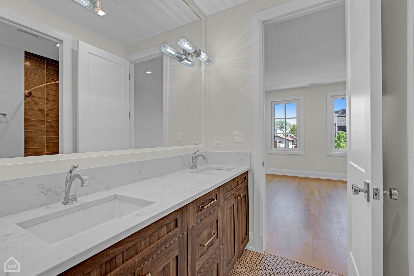 2036 N Wolcott Avenue