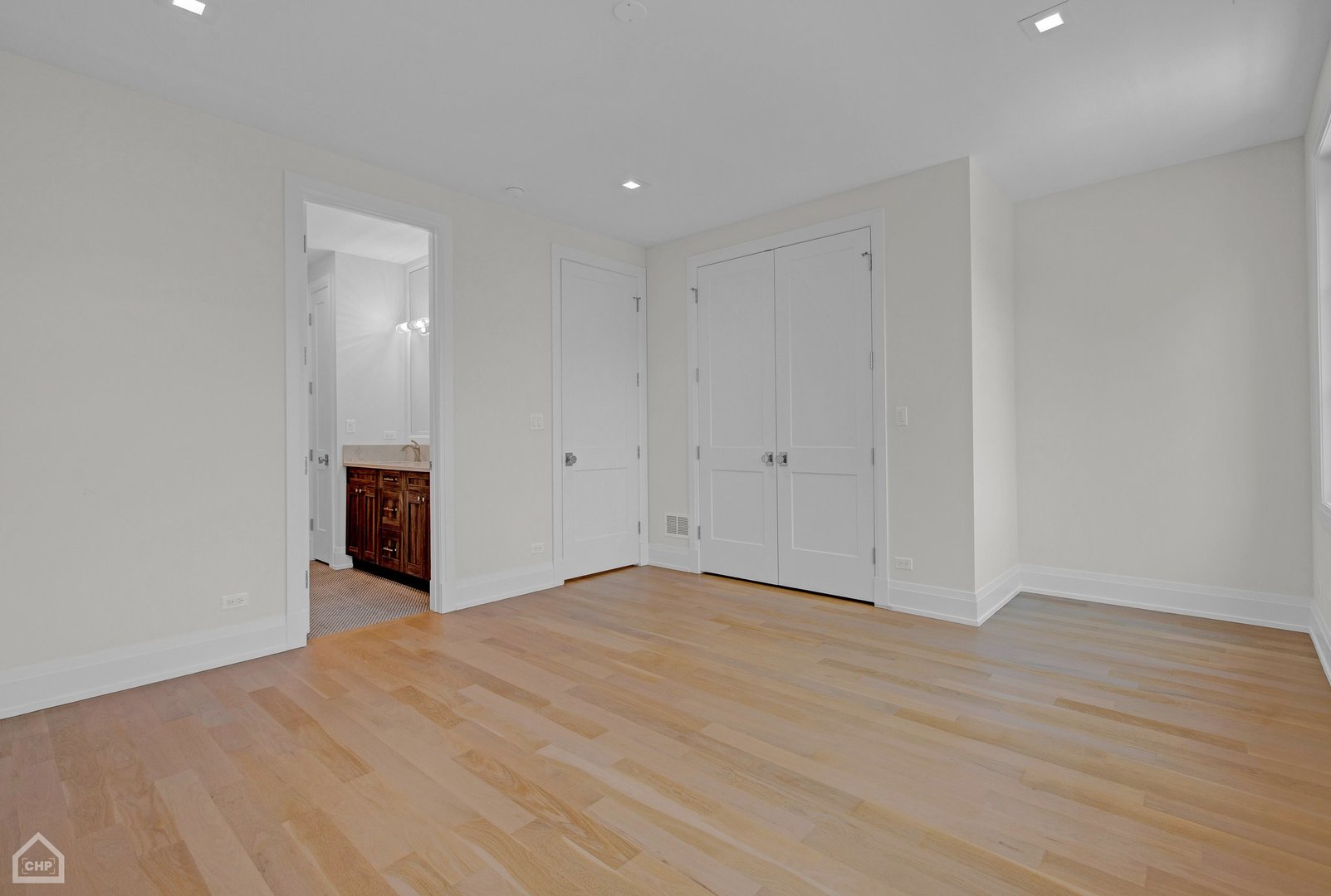 2036 N Wolcott Avenue