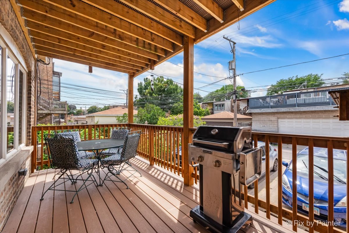 4250 N Mozart Street Unit: 1S
