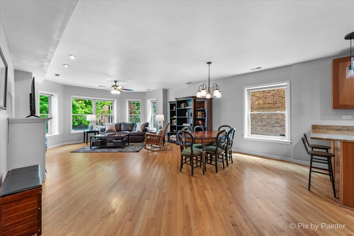 4250 N Mozart Street Unit: 1S