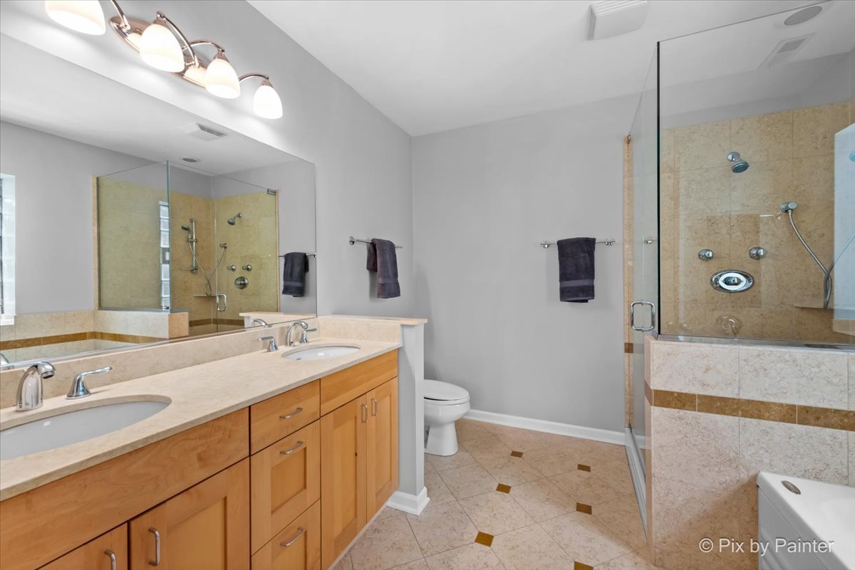 4250 N Mozart Street Unit: 1S