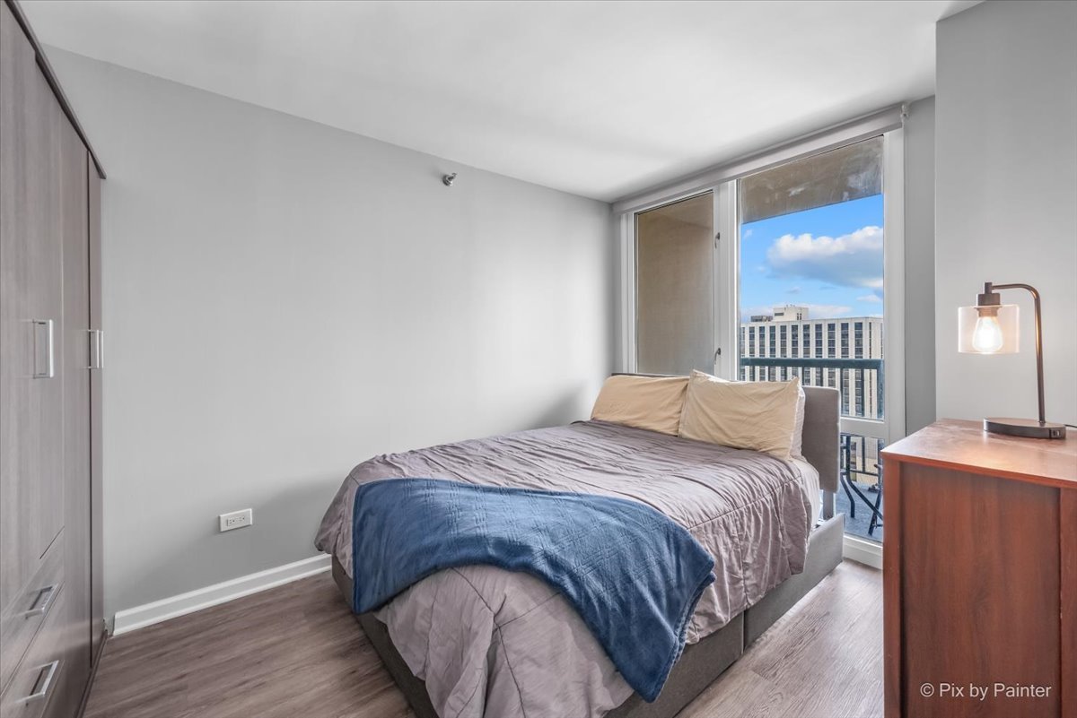 111 W MAPLE Street Unit: 1109