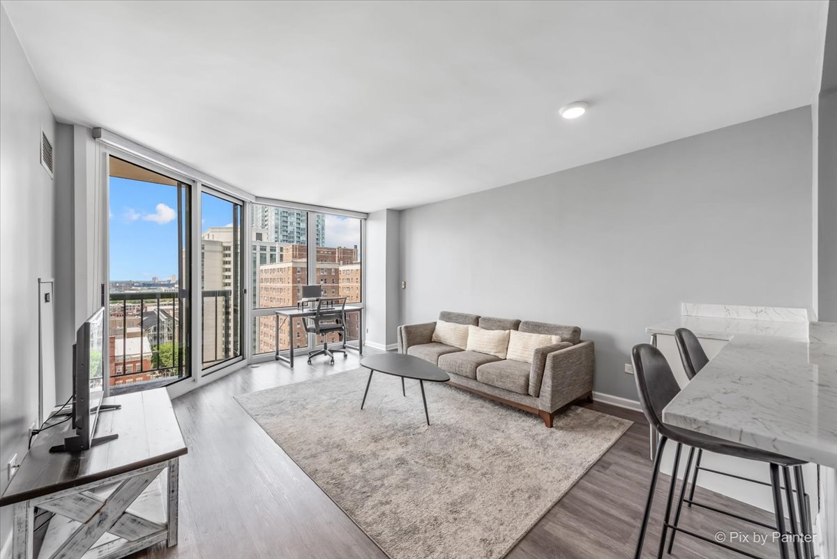 111 W MAPLE Street Unit: 1109