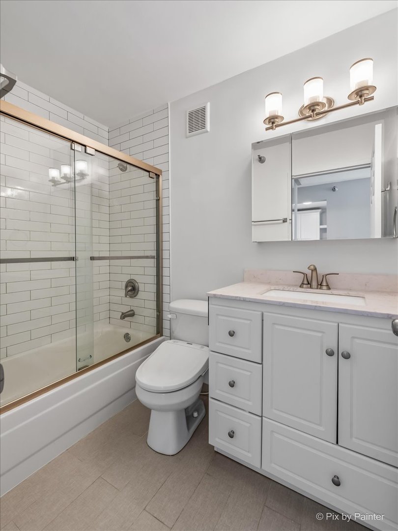111 W MAPLE Street Unit: 1109