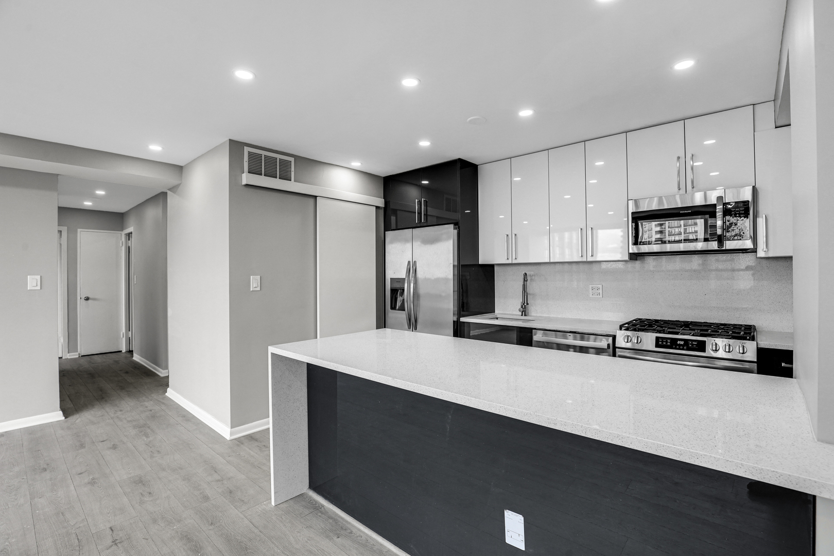 3950 N Lake Shore Drive Unit: 1516