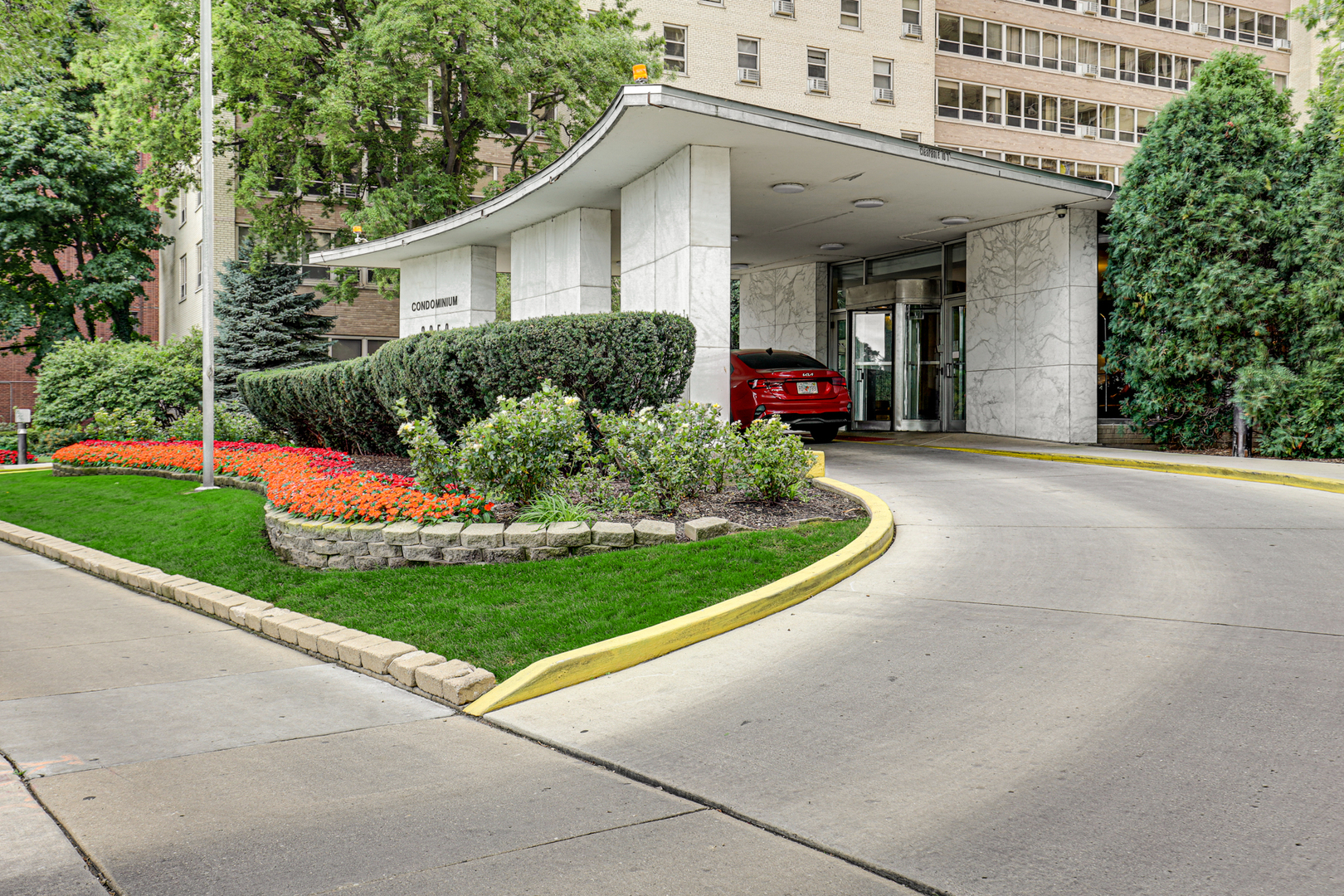3950 N Lake Shore Drive Unit: 1516