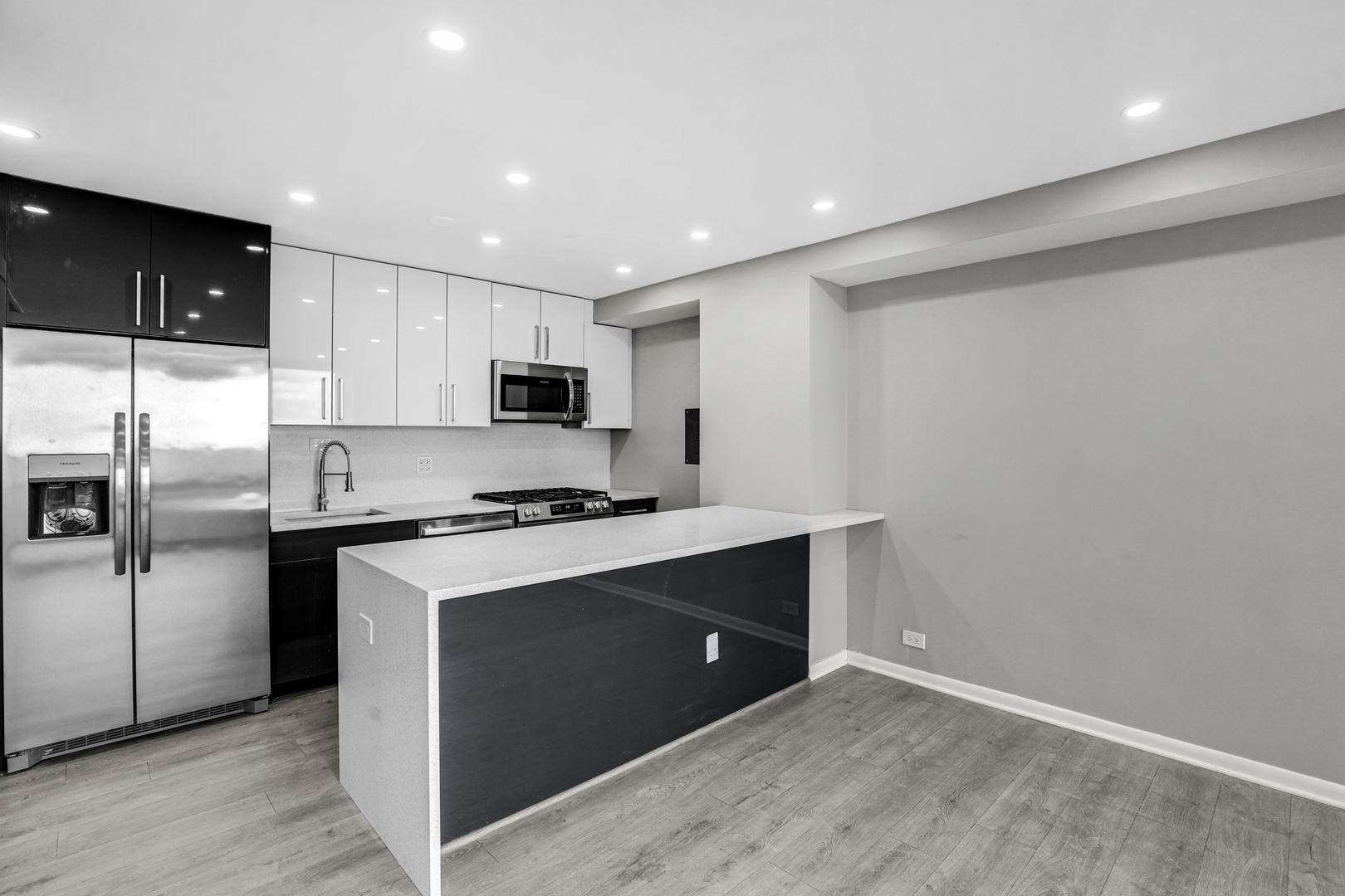 3950 N Lake Shore Drive Unit: 1516