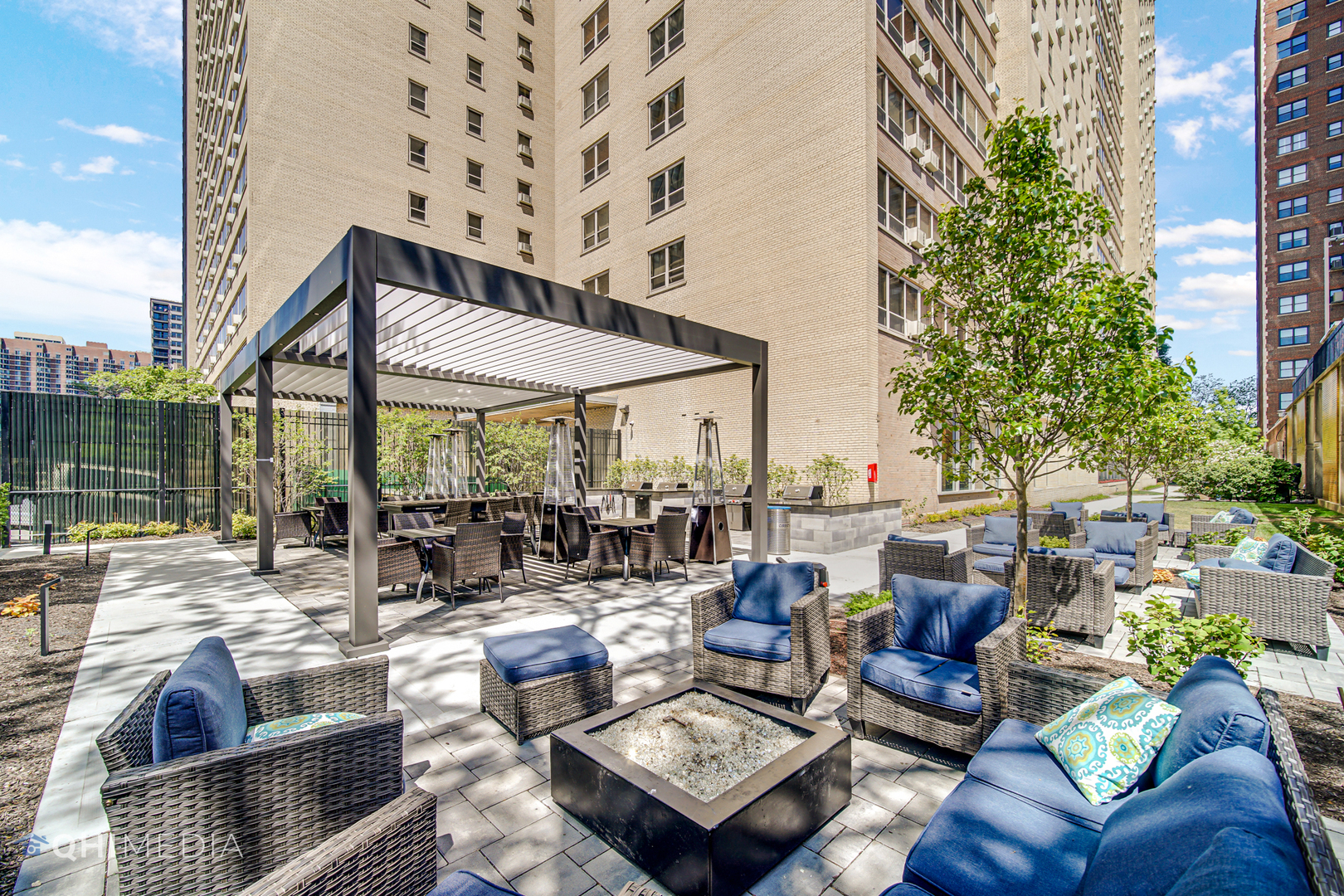 3950 N Lake Shore Drive Unit: 1516