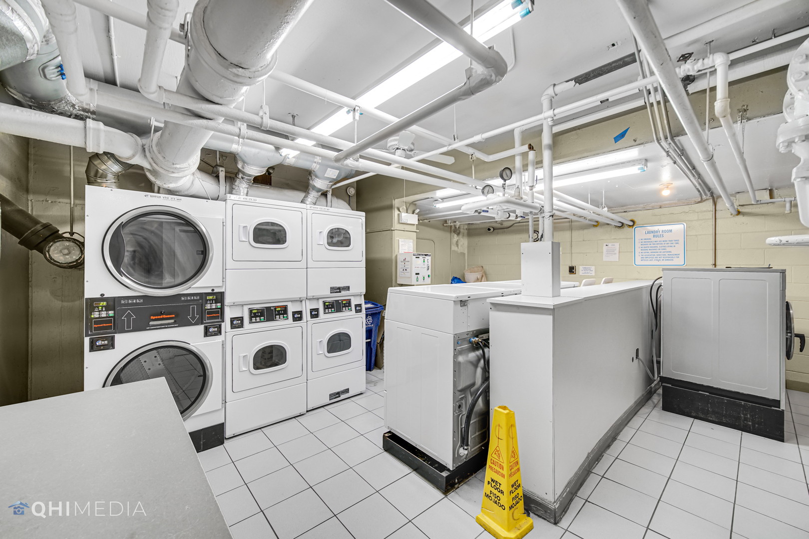 3950 N Lake Shore Drive Unit: 1516