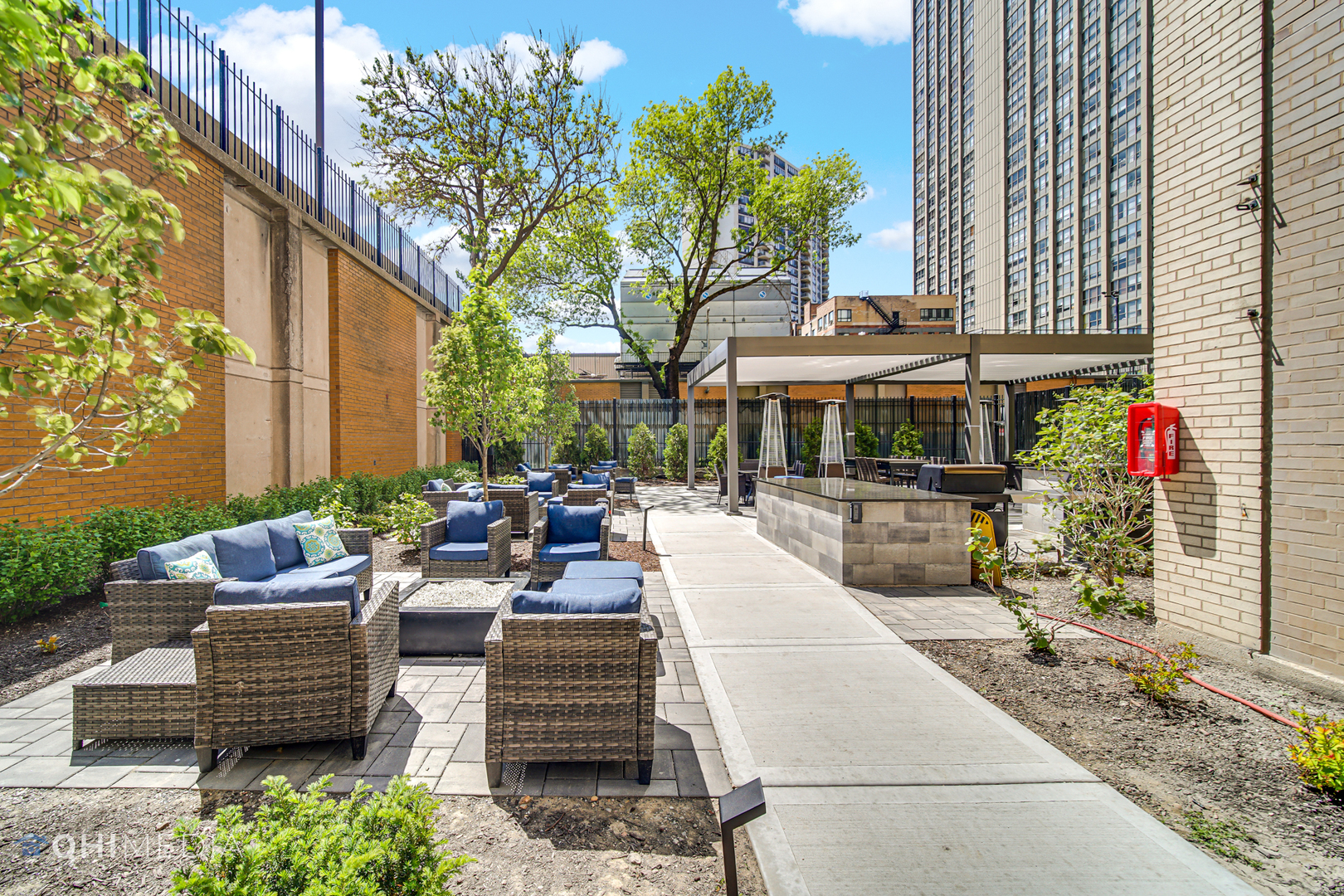 3950 N Lake Shore Drive Unit: 1516