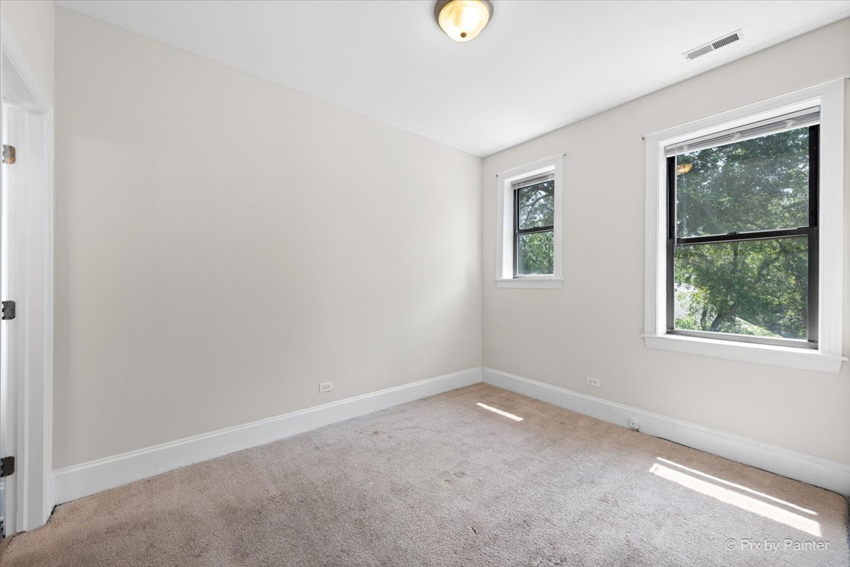 7635.5 N Greenview Avenue Unit: 3S