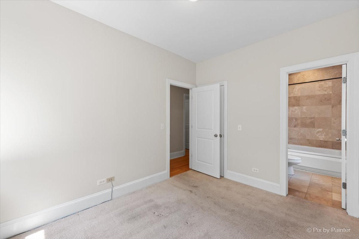 7635.5 N Greenview Avenue Unit: 3S