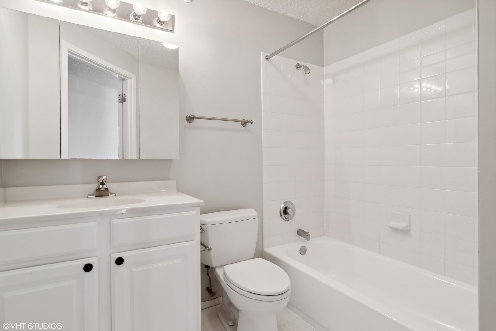 545 N Dearborn Street Unit: 2507