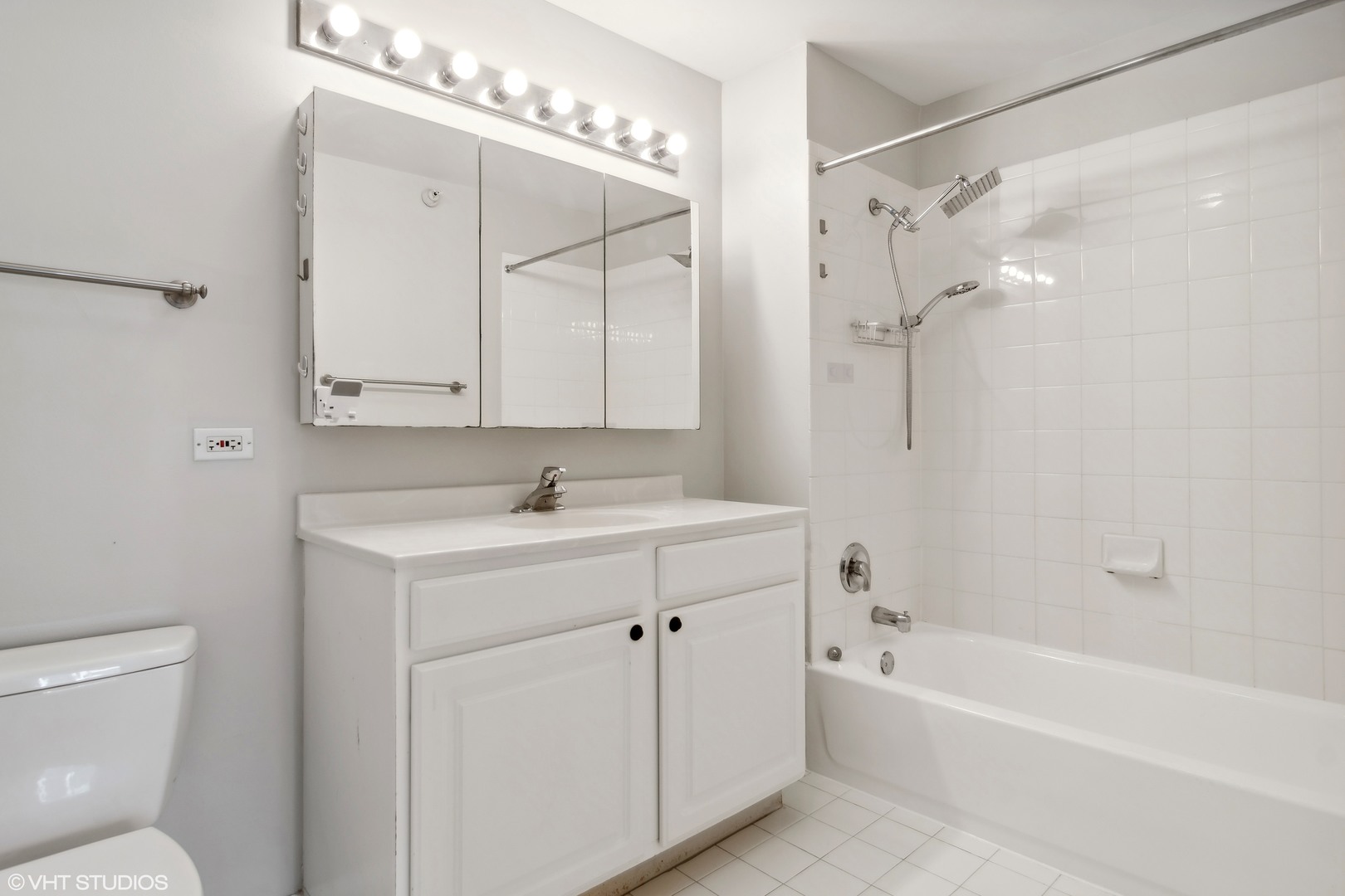 545 N Dearborn Street Unit: 2507
