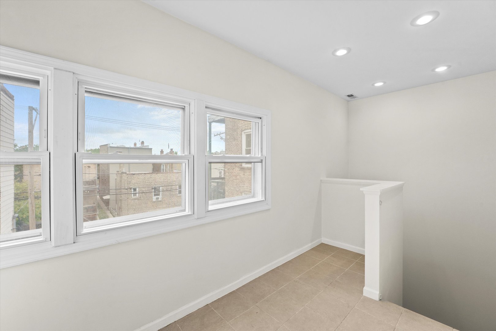 2224 W Chicago Avenue Unit: 3