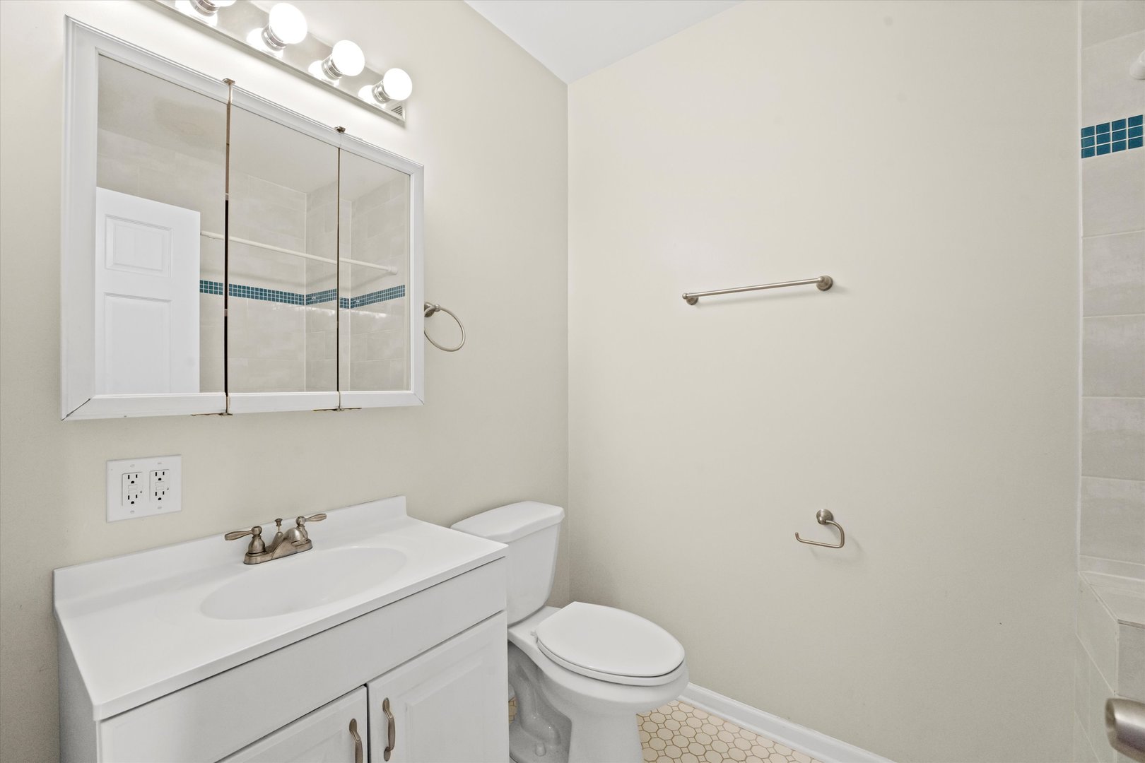 2224 W Chicago Avenue Unit: 3