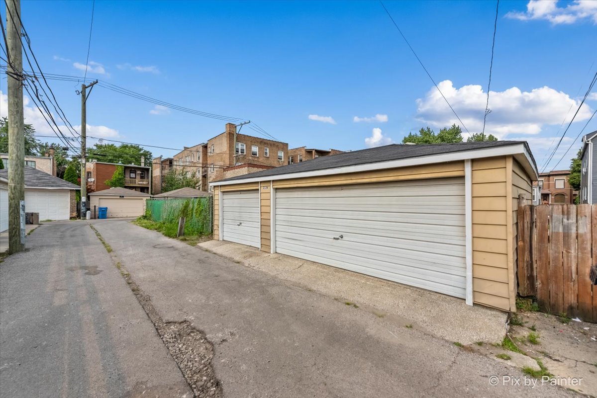 2136 N Spaulding Avenue