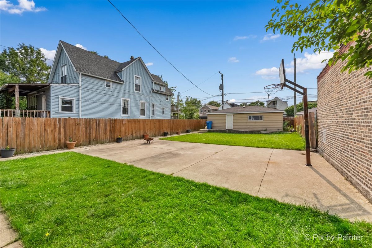 2136 N Spaulding Avenue