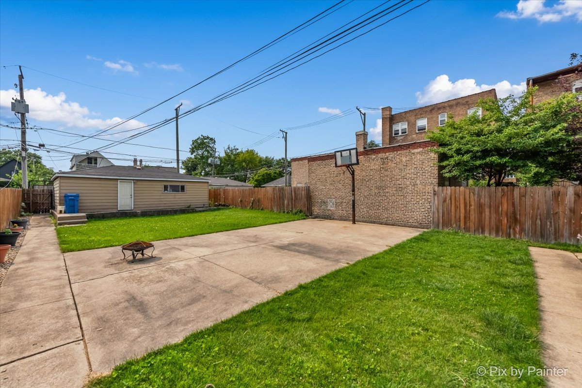 2136 N Spaulding Avenue