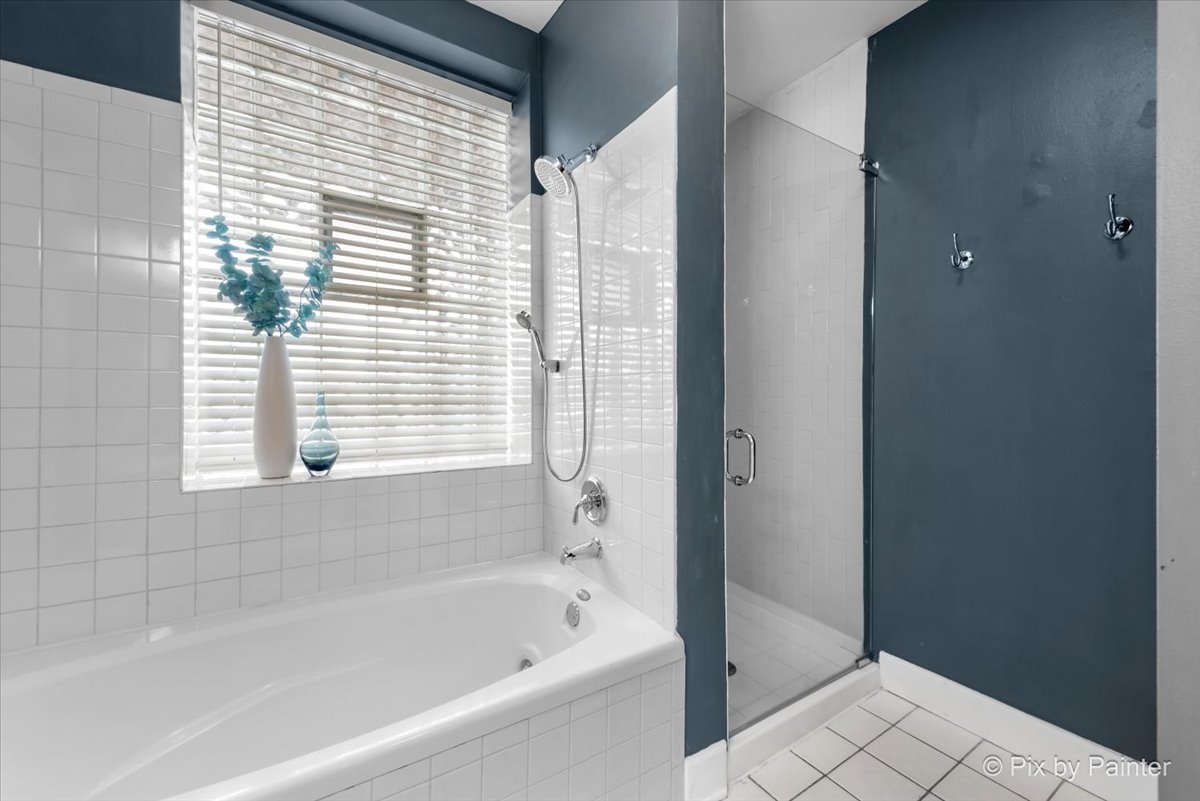 3801 N Wilton Avenue Unit: 2S